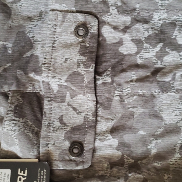 Eddie Bauer Horizon Cargo Shorts Size 6 NWT - Picture 4 of 7